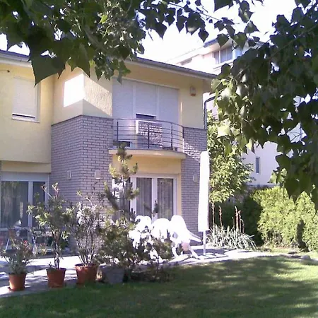 In Szantod/balaton 20218 Holiday home *