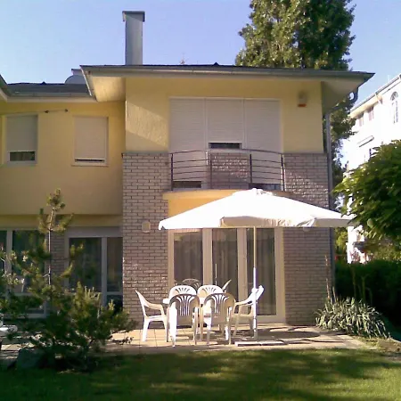 In Szantod/balaton 20218 Holiday home