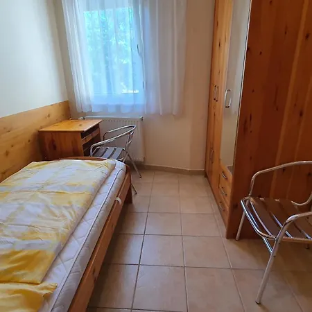 بيت للعطل In Szantod/balaton 20218 *